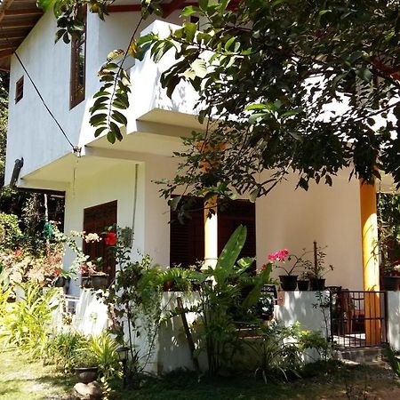 Happy Spring Guest Bed & Breakfast มิริสซา ภายนอก รูปภาพ