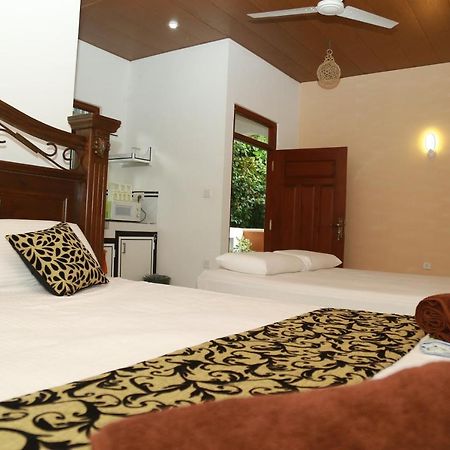 Happy Spring Guest Bed & Breakfast มิริสซา ภายนอก รูปภาพ