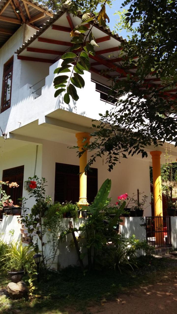 Happy Spring Guest Bed & Breakfast มิริสซา ภายนอก รูปภาพ