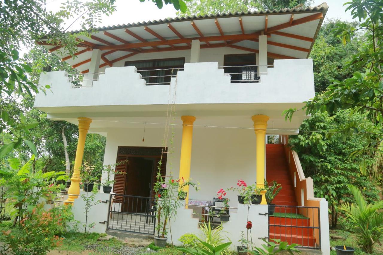Happy Spring Guest Bed & Breakfast มิริสซา ภายนอก รูปภาพ
