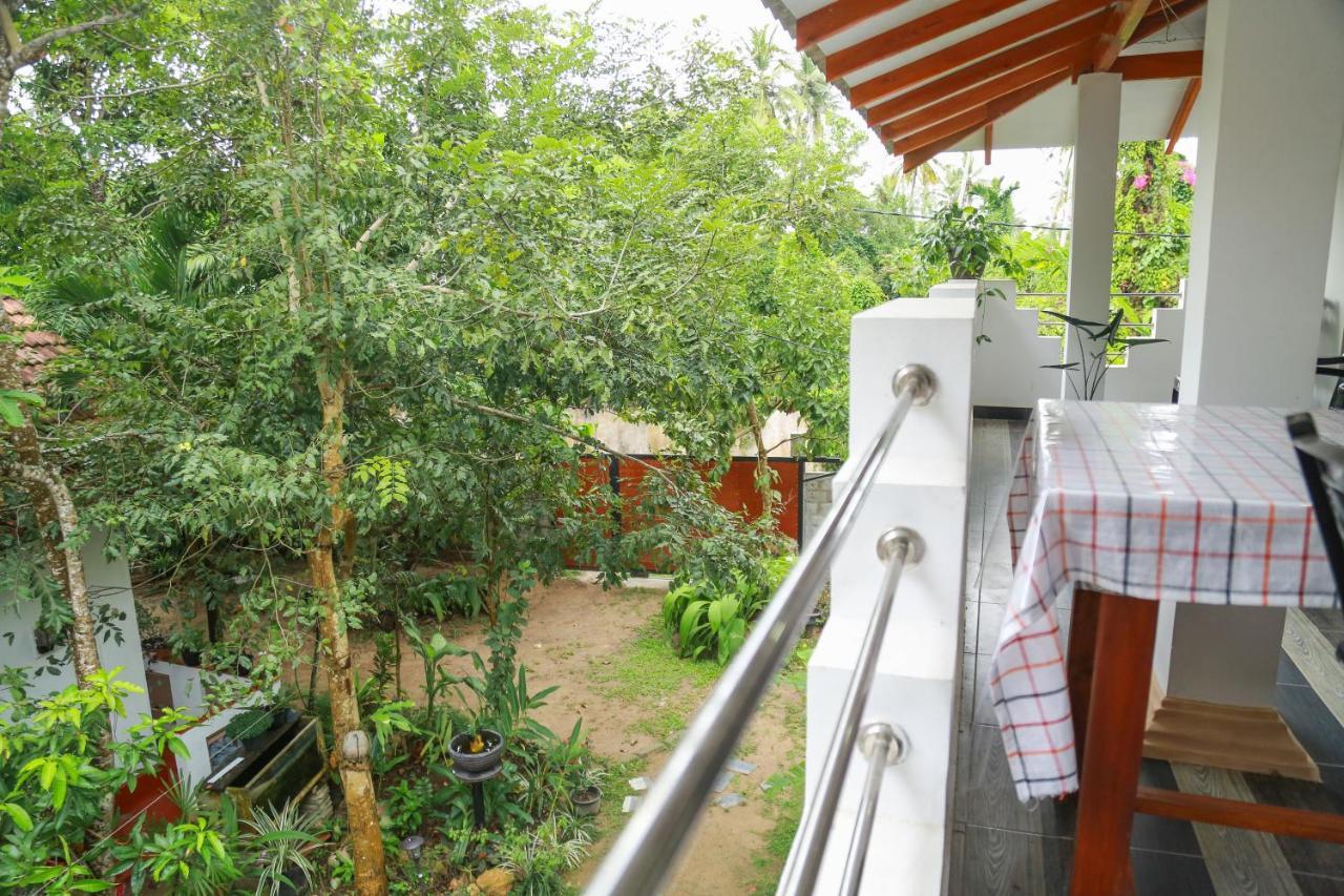 Happy Spring Guest Bed & Breakfast มิริสซา ภายนอก รูปภาพ