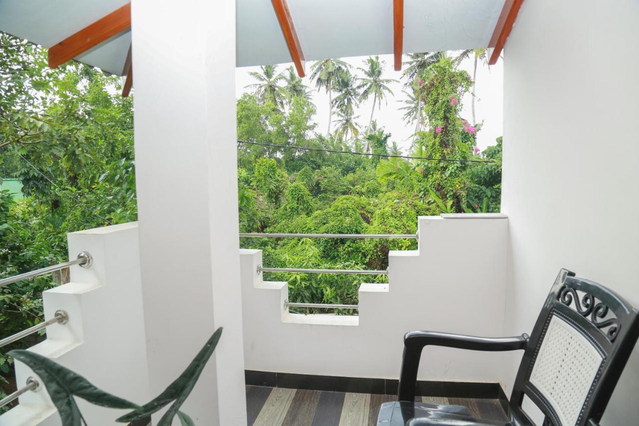 Happy Spring Guest Bed & Breakfast มิริสซา ภายนอก รูปภาพ