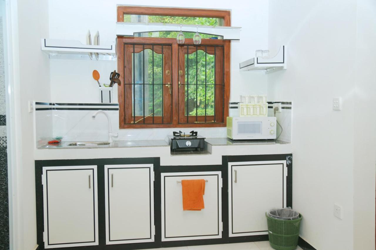 Happy Spring Guest Bed & Breakfast มิริสซา ภายนอก รูปภาพ